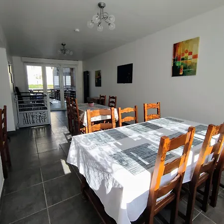 Confortable Avec Cheminee Et Parking, Proche Verdun - Fr-1-585-159 *