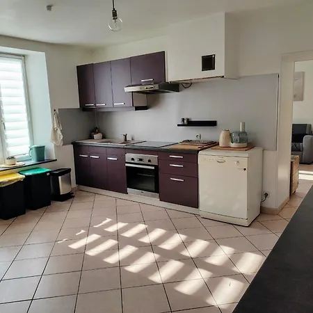 Confortable Avec Cheminee Et Parking, Proche Verdun - Fr-1-585-159